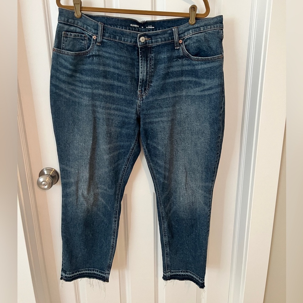 Old Navy Mid-Rise Boyfriend jeans ankle sz16